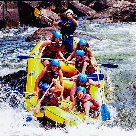 Seril 2 ホテル 2*